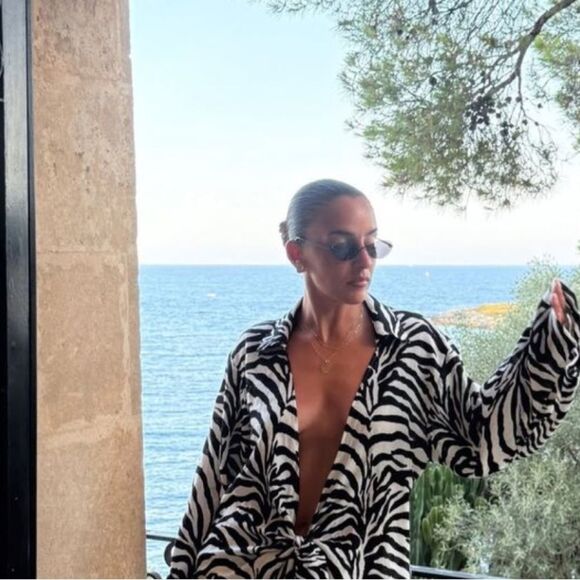 Designer zebra print blouse - Picture 1 of 6